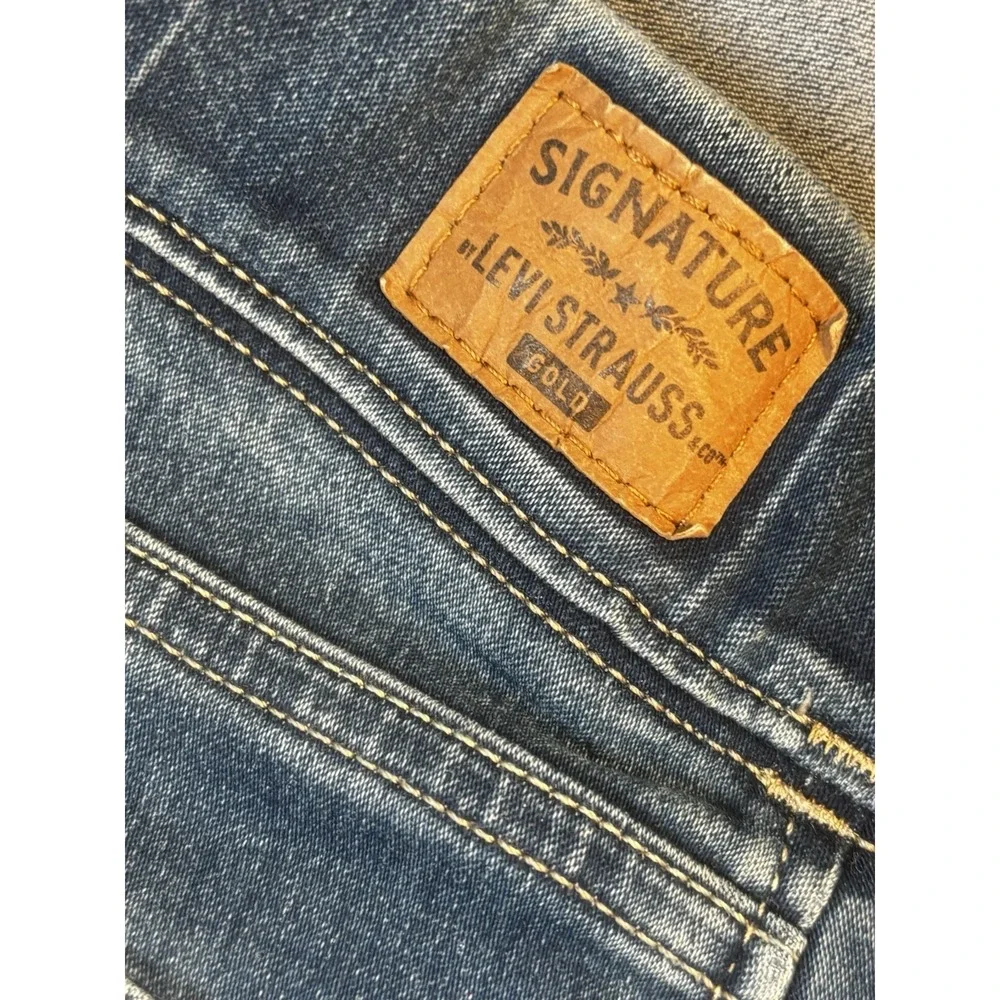 Signature by Levi Strauss tag shows